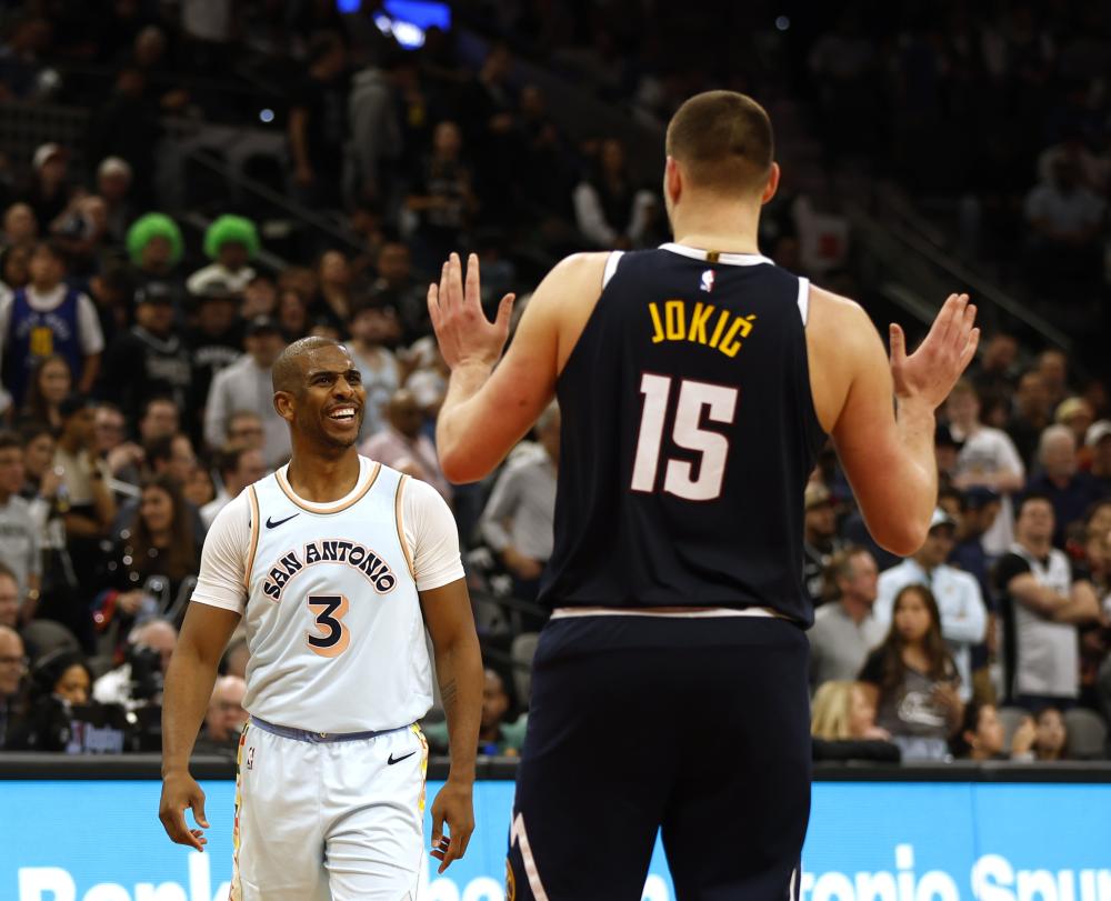 头盔的一枚 头盔的一枚